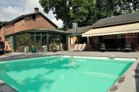 Villa nabij Marche met overdekt zwembad