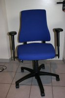Ergonomische bureaustoel BMA Axia Office blauw