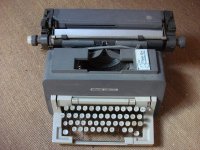 Aangeboden: Oude typemachine € 45,-