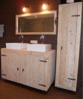 Zwevende badkamermeubels hangend lavabo kastje steigerhout