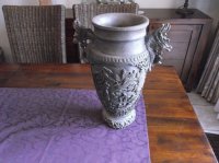 Vaas met chinese afbeeldingen-handvatten zijn drakenfiguren