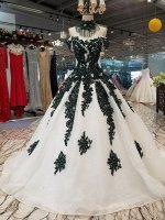 Schitterende luxe bruidsjurk met details in