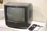 Compacte vintage Kleuren TV met ingebouwde