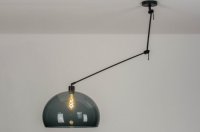 Hanglamp verstelbare stang zwart retro rookglas