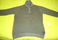 Aangeboden: Te koop groene trui met knoopsluiting van Identic (maat: L). n.o.t.k.