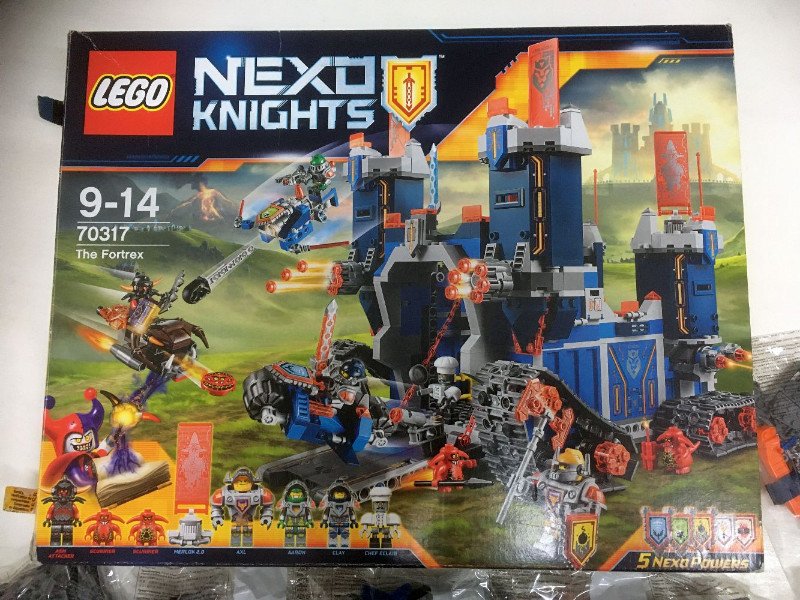 Vierde Oppositie onderwijzen Lego Nexo Knights - De Fortrex - 70317 - Als Nieuw te Koop Aangeboden op  Tweedehands.net