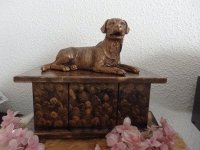 Labradorhond beeld op urn als set