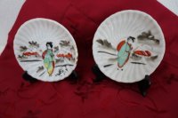 2 oude japanse bordjes, 10 cm.