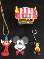Mickey Mouse figuur , sleutelhanger, tram,