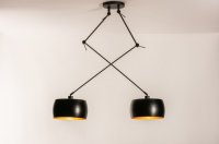 Hanglamp zwart goud bar salon tafel