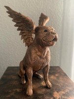 Bulldog beeld met vleugels in brons