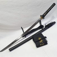 Nieuwe samurai zwaarden binnen (sabel, mes,