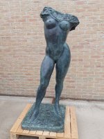 Staand naakte vrouw, bronzen sculptuur, levensgroot