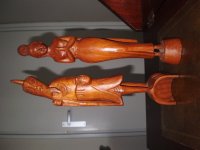 2 houten beeldjes