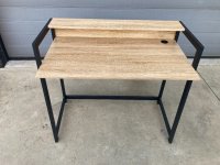 (92) Nieuwe bureaus metaal en hout