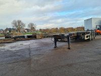 2000 NOOTEBOOM 3 AXLE CONTAINER CHASSIS