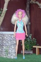 Barbie in birthday jurk Mattel uit