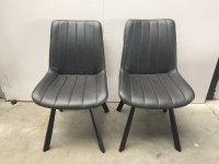 (319) Meerdere verschillende vintage stoelen antraciet