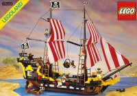 Veel Lego waaronder piratenschip en kasteel