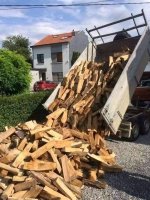 Droog brandhout beschikbaar 