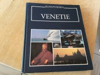 Venetië ;Boek ,prachtig exemplaar,mooie foto,s en