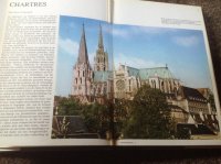 Boek met kathedralen, prachtige kerken, unieke