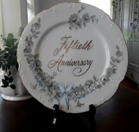 Schitterend bord Fiftieth Anniversary (verjaardag/huwelijk) 