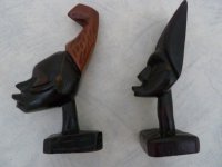 Afrikaans houtsnijwerk Twee vrouwenhoofden 
