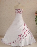 Schitterende bruidsjurk met details in kleur