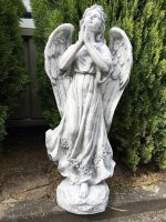 Tuinbeeld van een engel , biddende