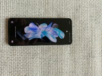 Samsung Galaxy Z Flip 4 -