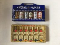 Volle flesjes Schladerer & Estonian souvenir