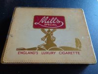 Mills special sigaren doos.