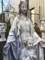 Maria met kind , tuinbeeld 