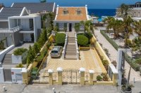 Monumental villa on the sea -