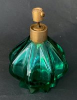 Groene vintage parfum verstuiver.