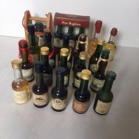 21 Miniatuur Calvados flesjes - vol