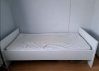 Eenpersoonsbed, comfortabel en niet oud