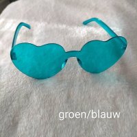 Hartjes bril groen/blauw €3,50 2 voor
