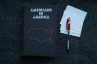 Buch \'\'Americans in America\'\'. Autor: Stanislav