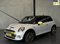 Mini Cooper SE Electric Charged 33