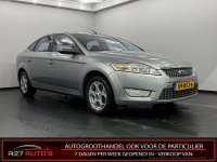 Ford Mondeo 2.0-16V Limited Clima, Parkeer